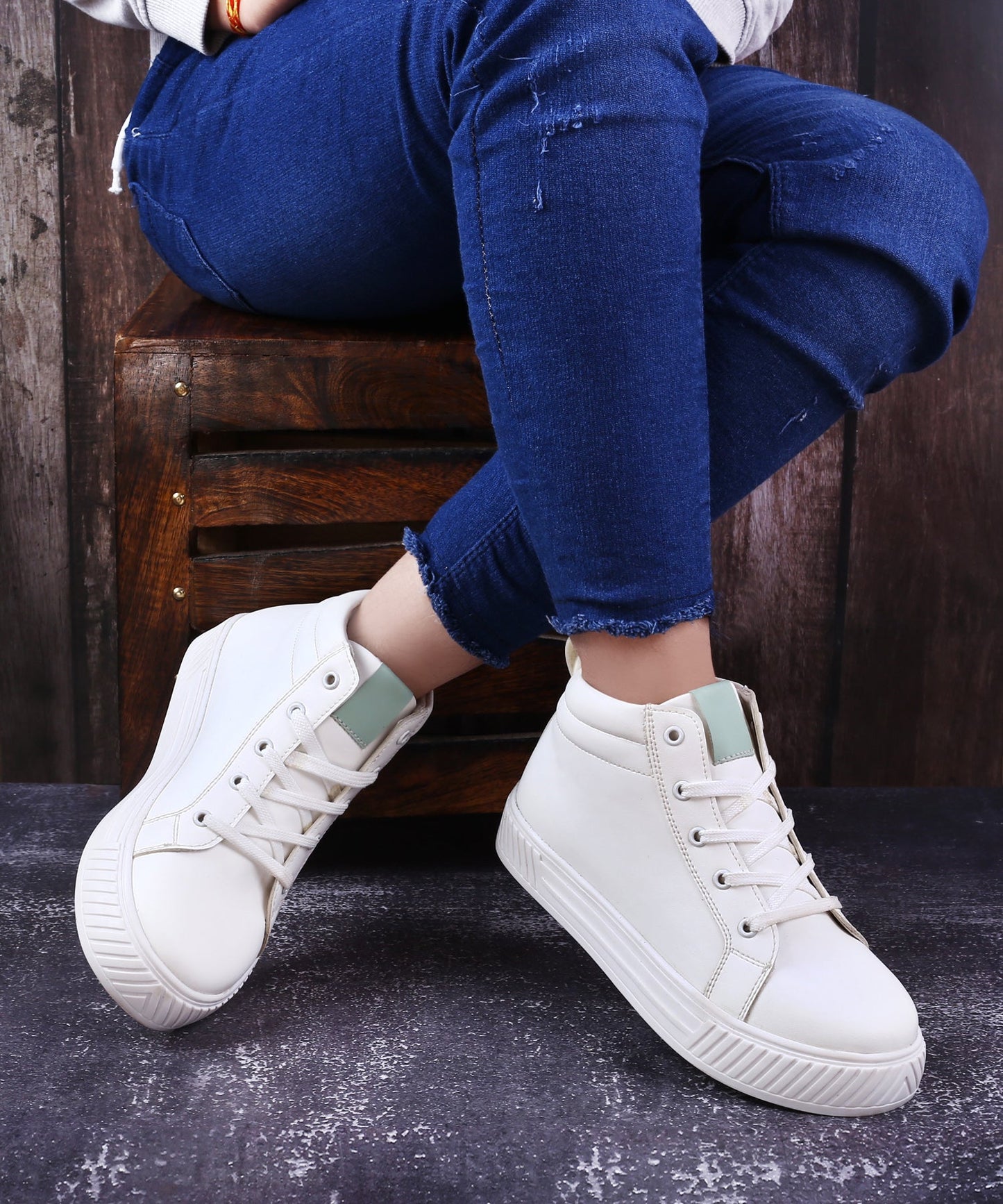 Women's Premium Vegan Leather Casual Lace-up Shoes