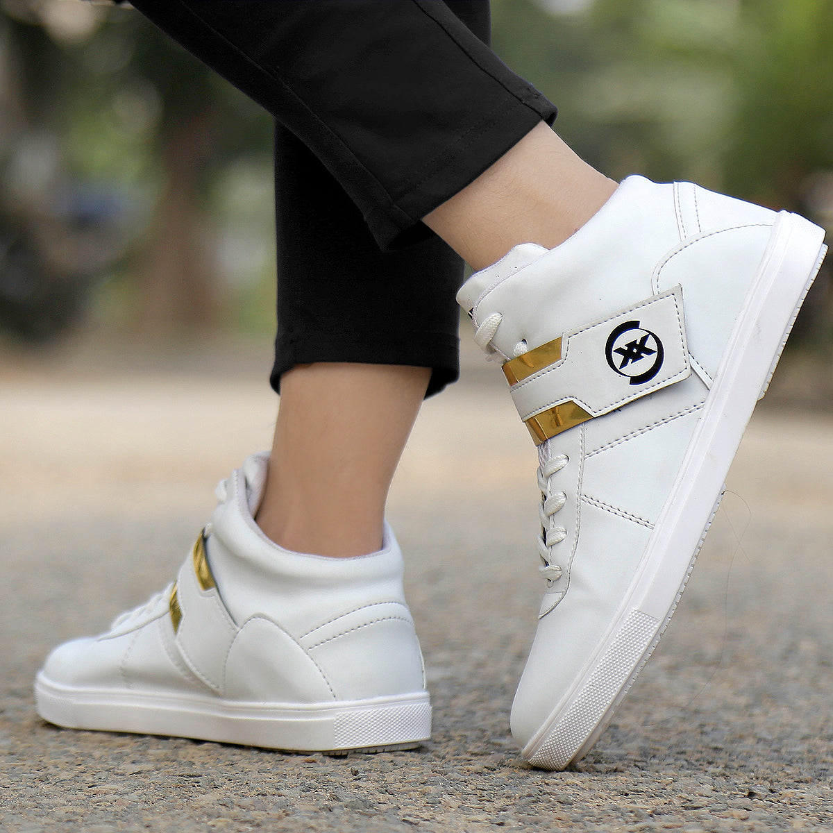 White leather hot sale casual sneakers